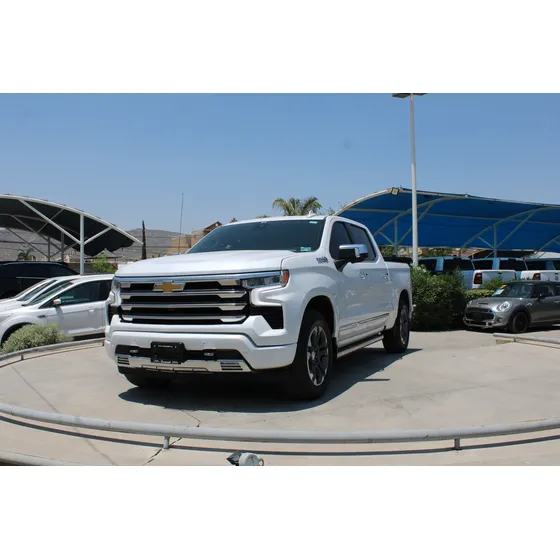 Chevrolet Silverado Y Cheyenne Pick-up! 4 Pts. Cheyenne Higt Country, Doble Cab., V8, 6.2l, Ta, Piel, S. Bose, Ra-20, 4x4