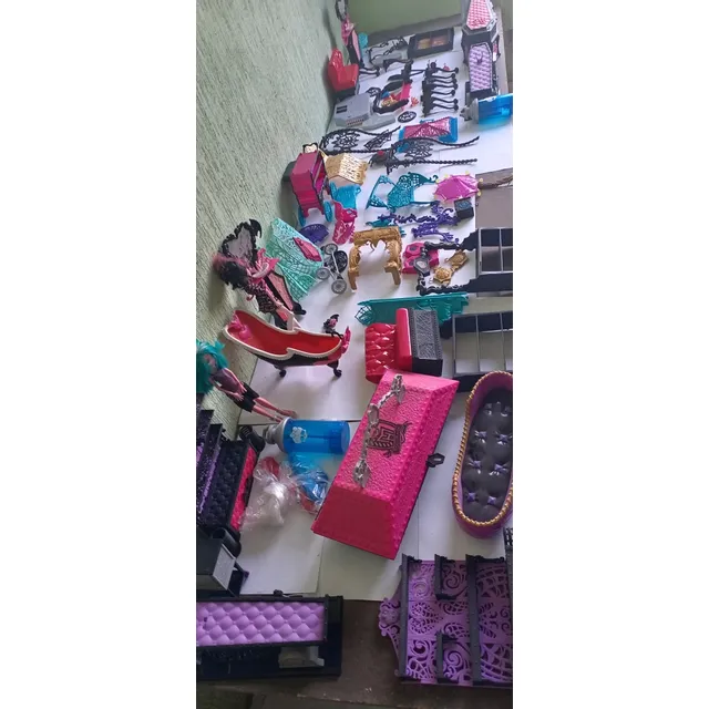 Monster High Draculaura Set Carro Circo Moto Cama Lagoona
