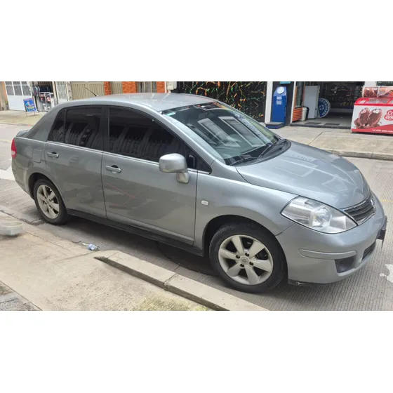 Nissan Tiida 1.8 Premium 4 P