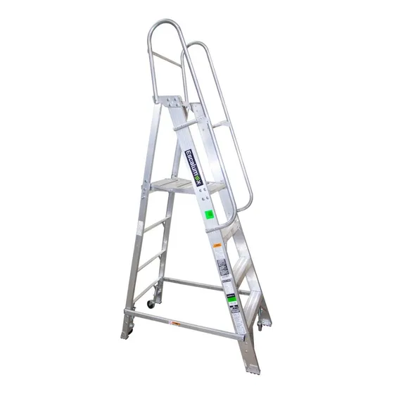 Escalera C/plataforma Pleg 4 Esc, Ruedas Y Barandal Akron