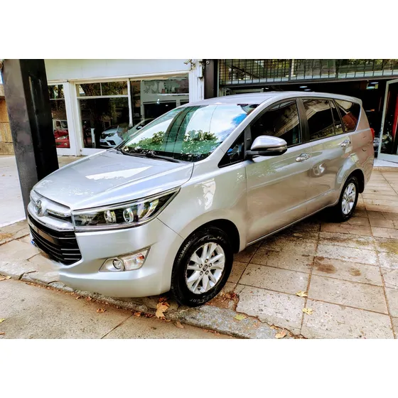 Toyota Innova 2.7 Srv 6at 8a