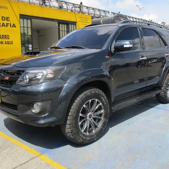 Toyota Fortuner 2015 Srv 4x4 3000cc At Aa