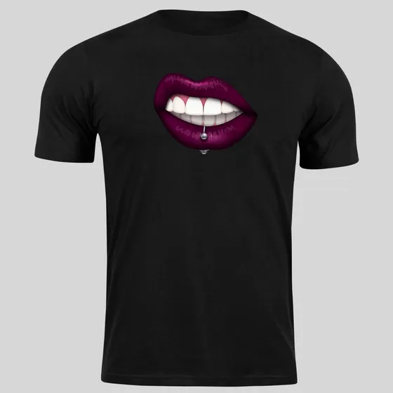 Camiseta Boca Sensual Piercing Moda De Rua Rock Metal