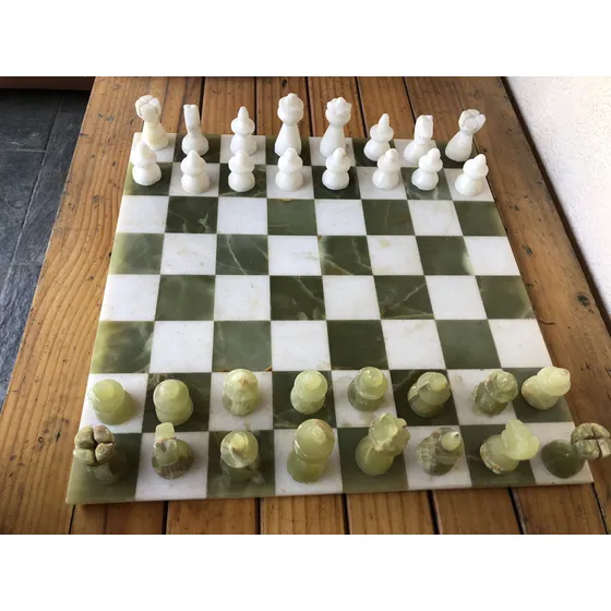 Juego De Ajedrez Antiguo Tallado En Mármol Ónix Blanco Verde