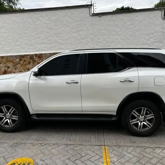 Toyota Fortuner 2022 2.4 Srv