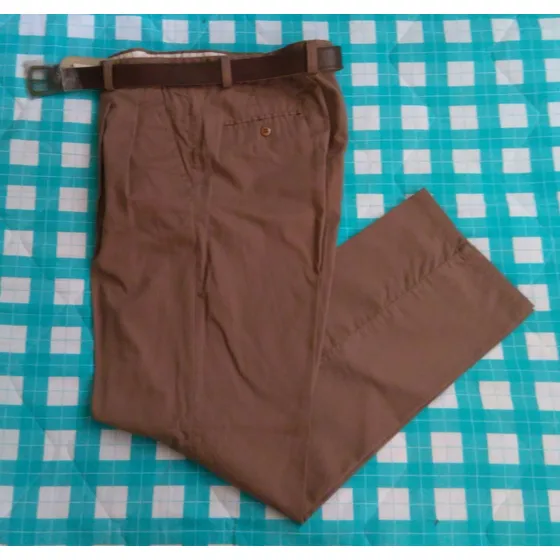 Pantalón De Caballero Marrón Con Correa Marca Quest Talla 30