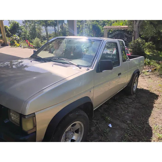 Nissan D21 2.4 King