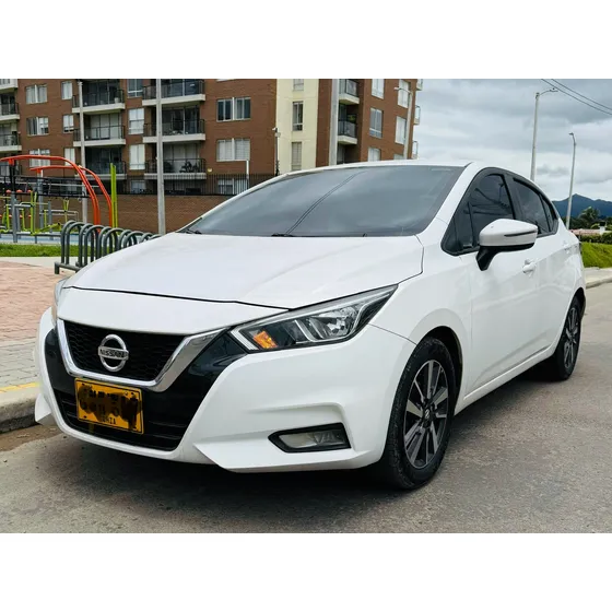 Nissan Versa 1.6 Advance