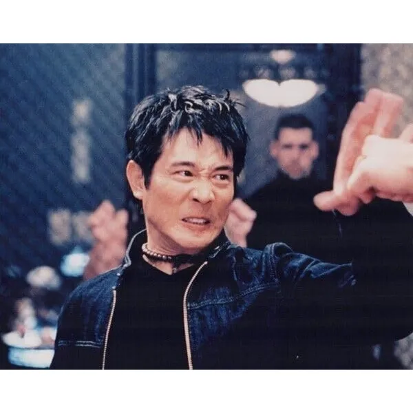 Li Fighting Scene Romeo Debe Morir Pelicula 8x10