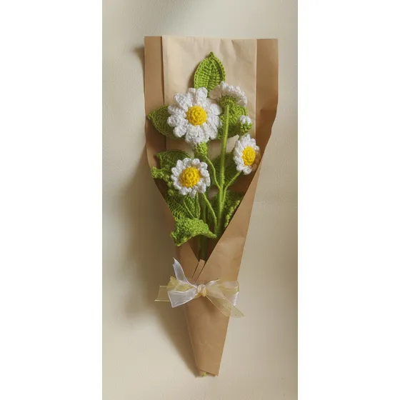 Ramo Floral De Margaritas /tulipanes En Crochet .