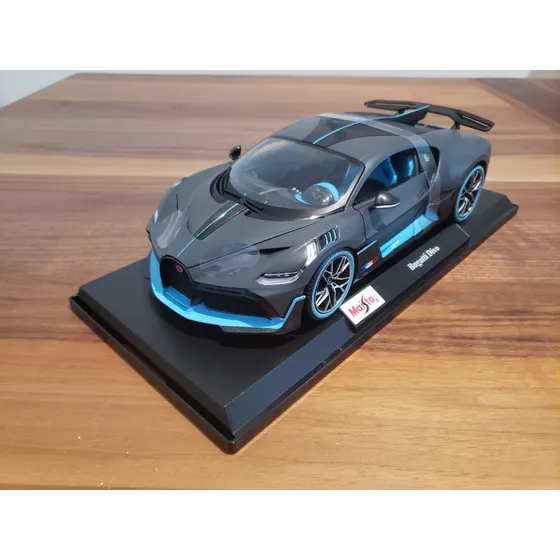 Miniatura Carro Bugatti Divo Maisto 1:18 Cinza E Azul Celeste