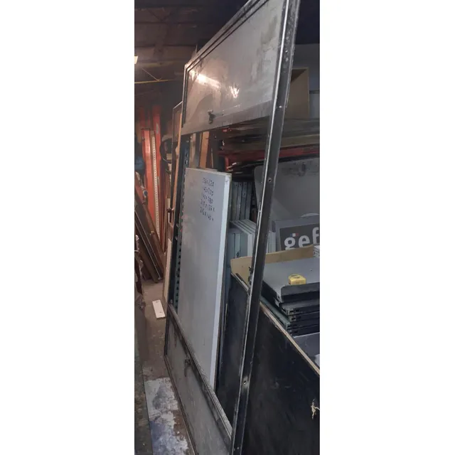 Ventana En Aluminio Abatible Fachada Sin Vidrios Solo Marco