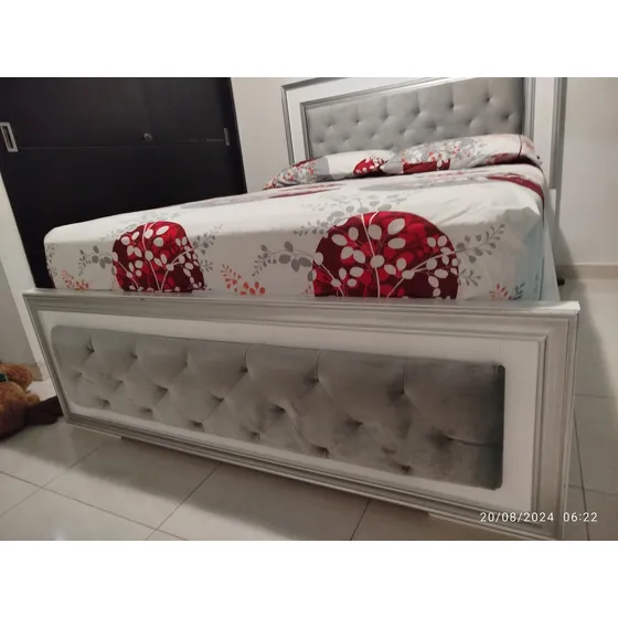 Cama Doble Medidas 1.40 X 1.90 Usado Como Nuevo