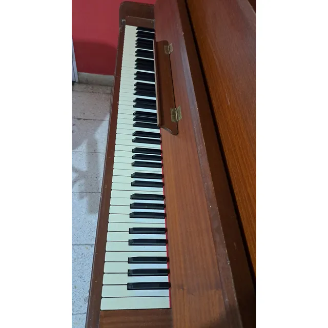 Piano Burmeister