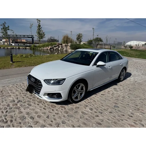 Audi A4 2.0 T Select 190hp Dsg