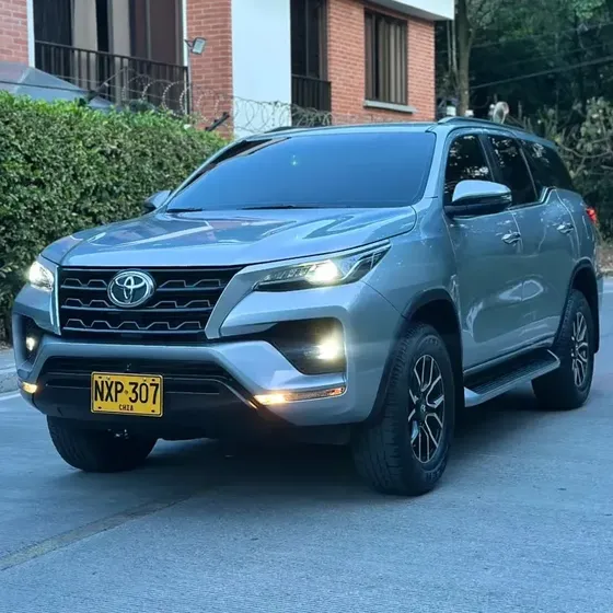 Toyota Fortuner 2024 2.4 Diésel Sr 4x2