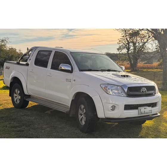 Toyota Hilux 3.0 Tdi Srv Cab Doble 4x2 Cuero