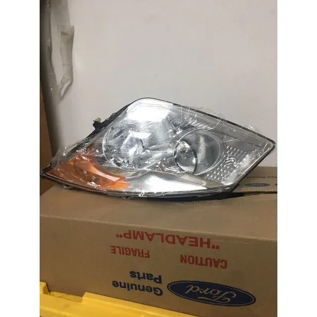 Faro Izquierdo Ford Fiesta Max 2008-2010