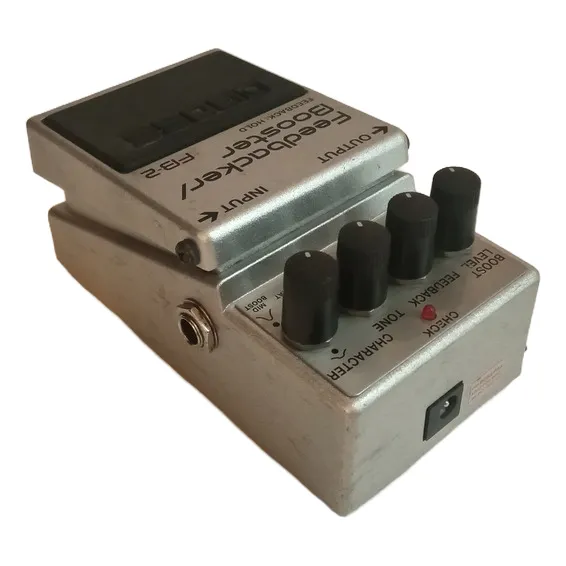 Boss Fb2 Feedbacker Booster Efecto Pedal Guitarra Color Foto