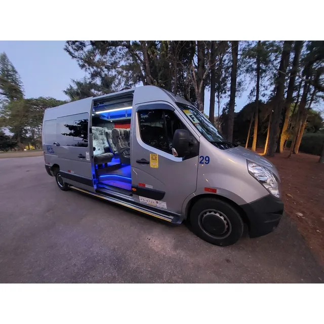 Fretamento De Vans E Carretinhas 