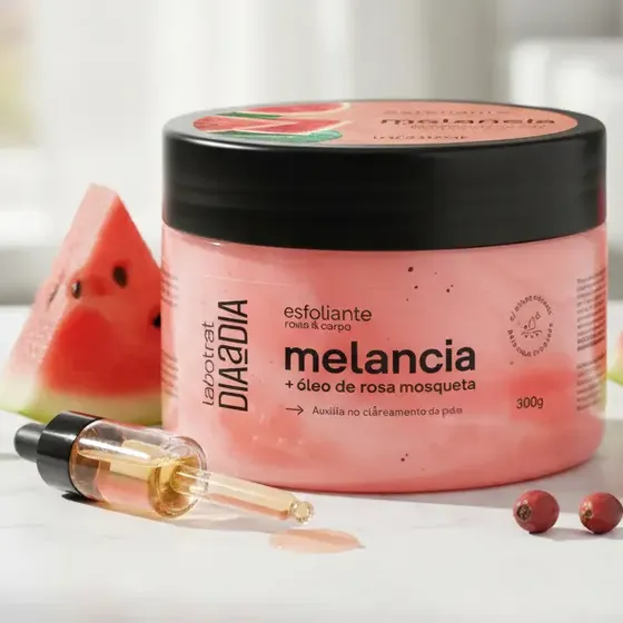 Esfoliante Dia a Dia Corpo e Rosto Labotrat Melancia 300g Com Óleo Rosa Mosqueta