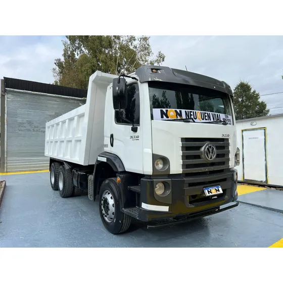 Volkswagen 31.330 6x4 Camion Tatu Volcador Usado Nqnmaq