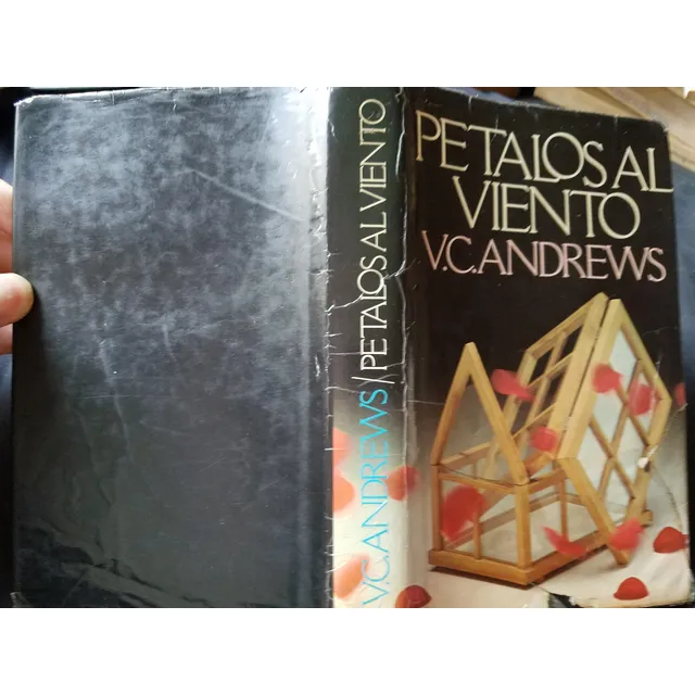 Petalos Al Viento V. C. Andrews Tapa Dura Saga Flores Atico