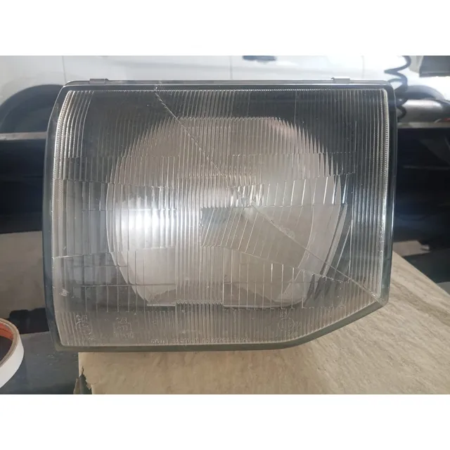 Faro Derecho Mitsubichi Montero