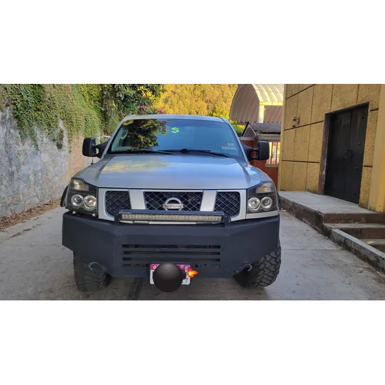 Nissan Titan Crew Cab Se 4x2 At