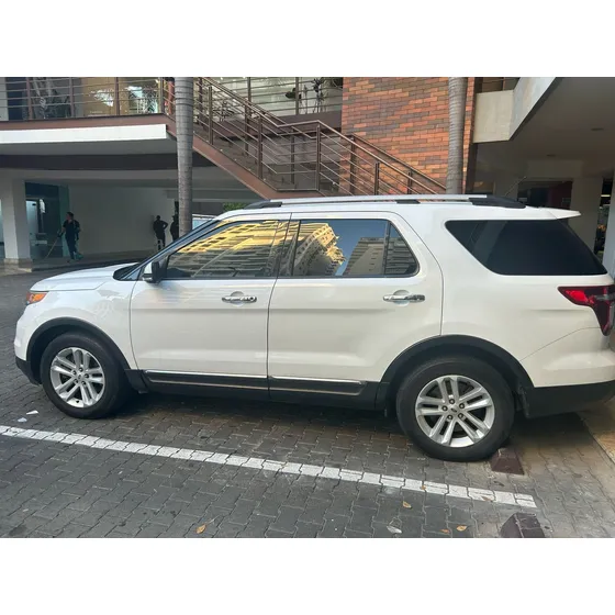 Ford Explorer Xlt