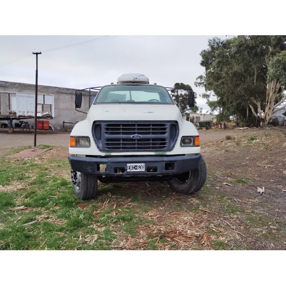 Ford F14000 Motor Cummins