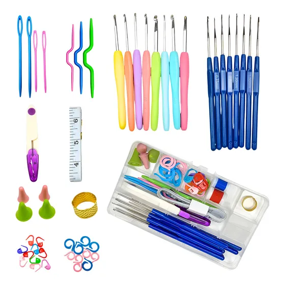 Kit Crochê Completo com 53 Peças Lar das Fitas – 16 Agulhas Cabo Soft e Plástico + Acessórios Profissionais para Amigurumi, Costura Manual, Tricô e Artesanato em Geral com Estojo