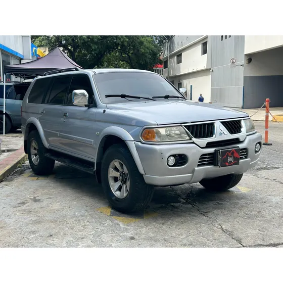 Mitsubishi Montero Sport Gls