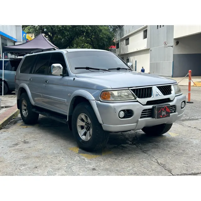 Mitsubishi Montero Sport Gls