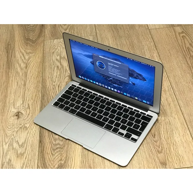 Macbook Air , Pantalla 11 Pulgadas , Año 2010 Excelente Esta