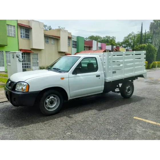 Nissan Np300 2.4 Chasis Mt