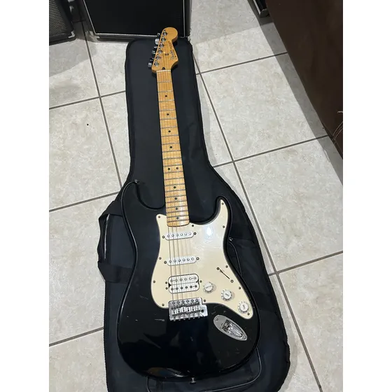 Guitarra Fender Stratocaster Mim 2005 Diestro Negro Maple