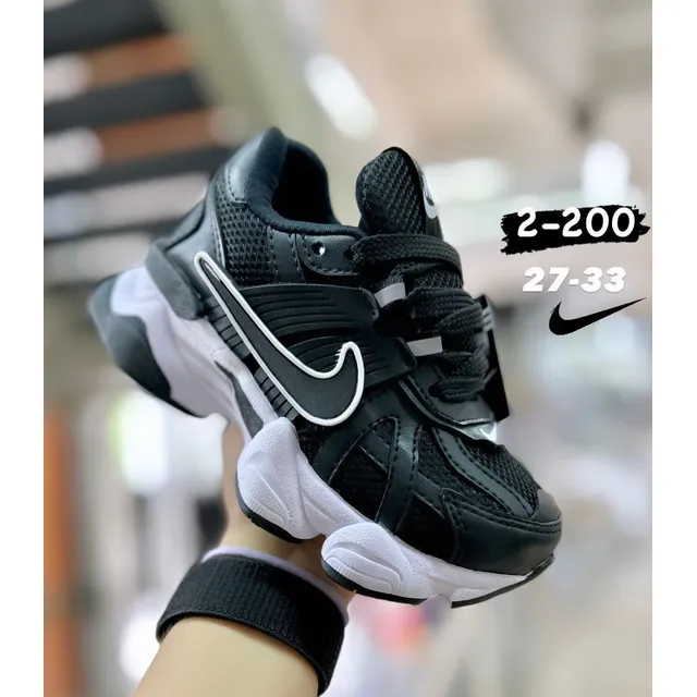 Zapatos Bota Deportivos De Niño Nike Y Jordán