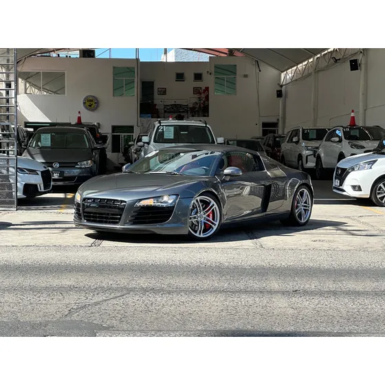 Audi R8 4.2 Quattro R-tronic At