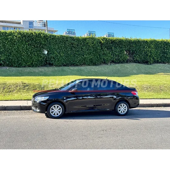 Peugeot 301 1.6 Allure