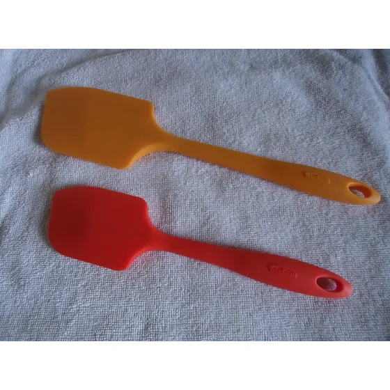 Espátulas En Silicón Marca Trudeau 32 Cms Y 25 Cms. Nuevas.