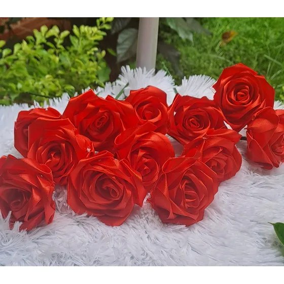 Rosas Eternas Con Cinta Raso Y Artificiales De Seda X Und