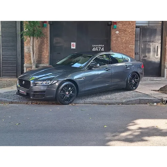 Jaguar Xe 2.0 Se 240cv
