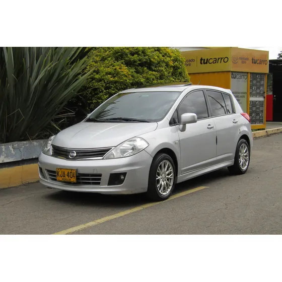 Nissan Tiida Hb 1.8 Premium