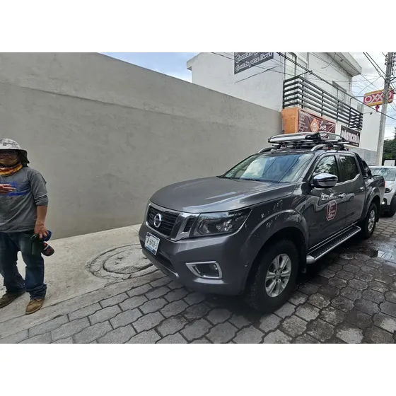Nissan Np300 Frontier 2020 2.5 Platinum Le Aa Mt