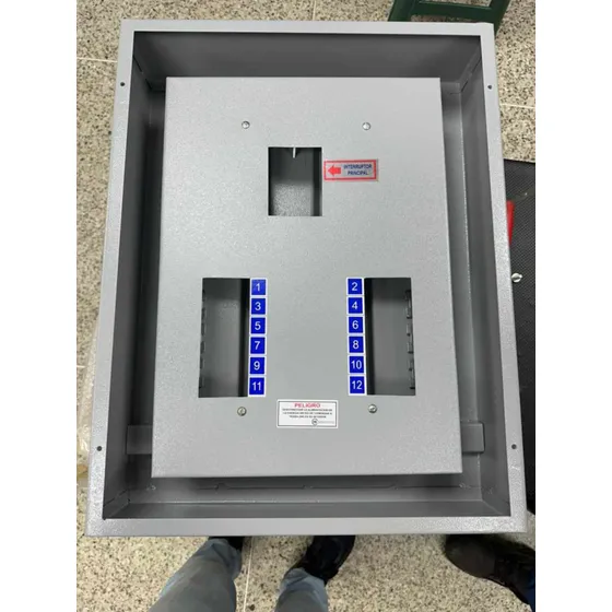 Tablero Nlab Con Barras Bifasico De 12 Circuitos Con Ppal