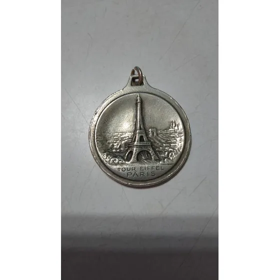 Notre Dame De Paris Tour Eiffel Medalla