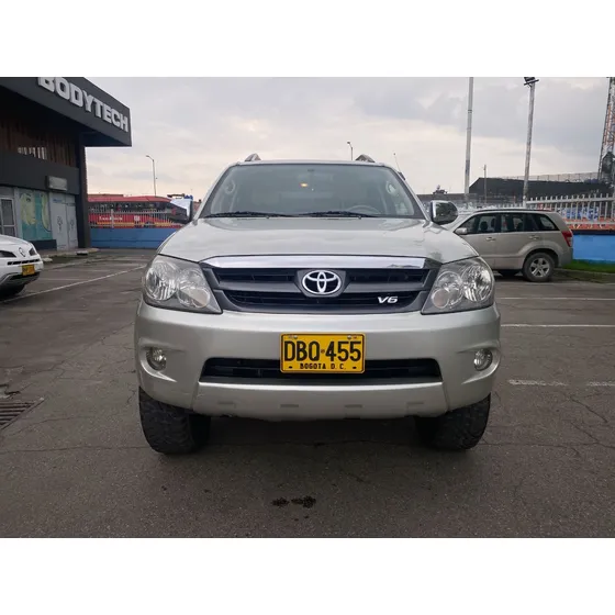 Toyota Fortuner 4.0 Sr5