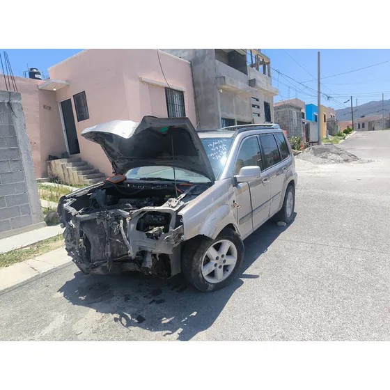 Nissan X-trail 2.5 Lujo Automática Asientos De Tela Y Quemacocos