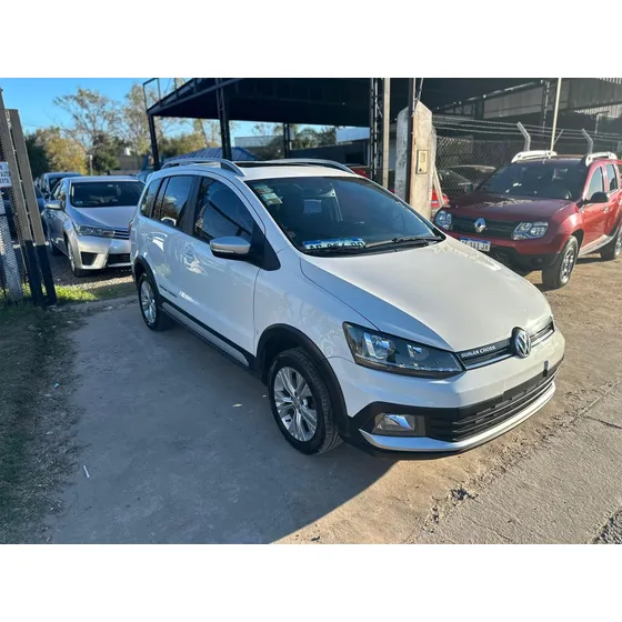 Volkswagen Suran Cross 1.6 Highline